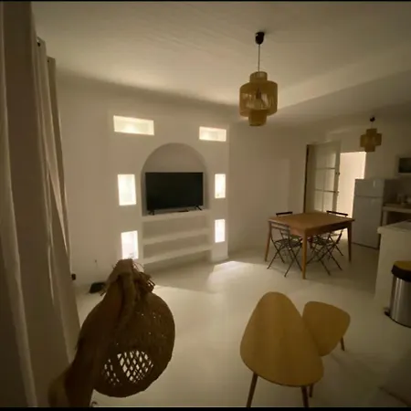 Paros Salon Et Apartamento