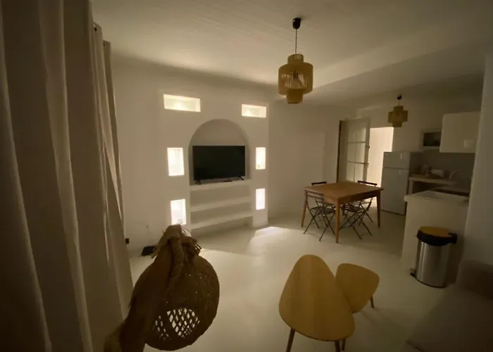 Paros Salon Et Apartmán